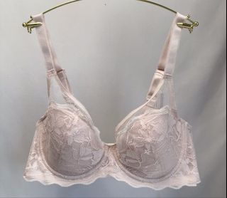 (Category: ) located in . Submitted by lovescarf (Listing ID 1439426926, Image 1). Description: .