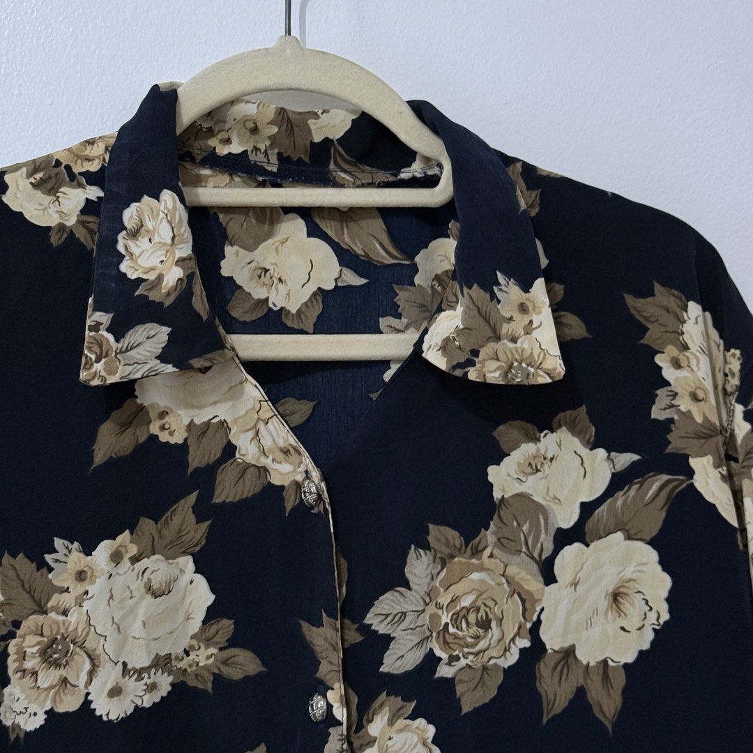 Button down polo floral vintage (Category: Blouses) located in Cavite. Submitted by onceloved_ (Listing ID 1439504926, Image 2). Description: Can fit med - xl Width: 42”.