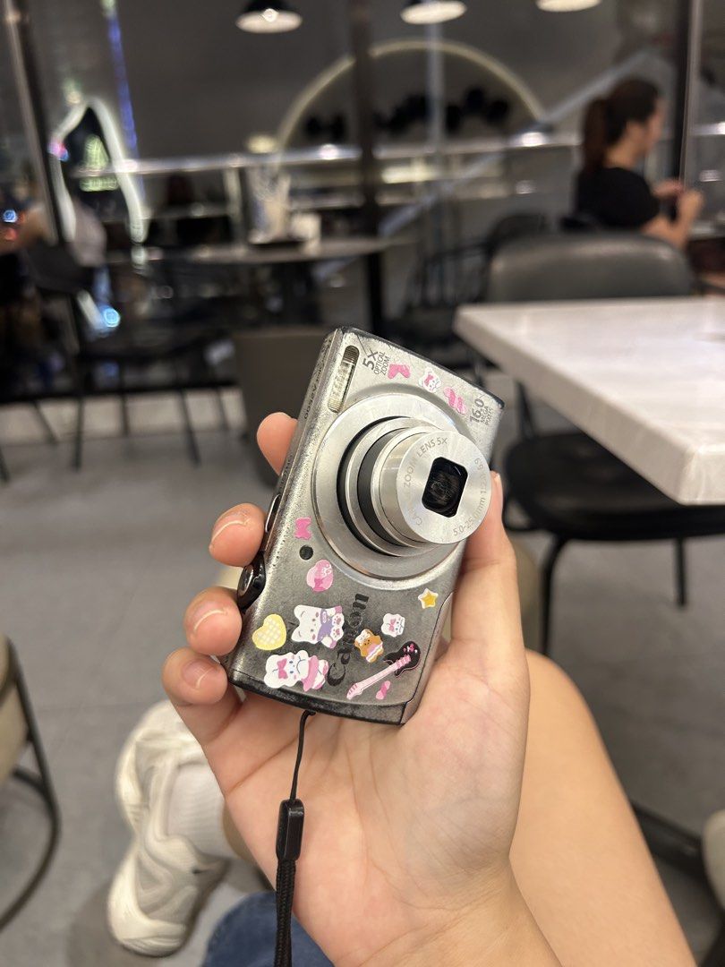 Canon Powershot A2500 digicam digital camera (Category: Cameras) located in Lagonoy. Submitted by nadayojiii (Listing ID 1439575510, Image 3). Description: Canon Powershot A2500 digital camera✨ NO FUNCTIONAL ISSUES ALL WORKING - 5x optical zoom - 16.0 megapixels - has signs of usage(normal) -has 1 line on shots(i searched about it and it’s caused by dirt or hairline in the lens; can be cleaned) -CRISP SHOTS🌅 COMPLETE SET unit battery charger mem