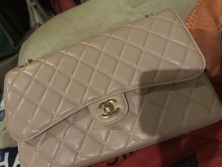 (Category: ) located in . Submitted by theluxarybelongings (Listing ID 1439603217, Image 1). Description: .