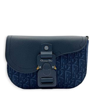 (Category: ) located in . Submitted by carousellluxury (Listing ID 1437302549, Image 1). Description: .