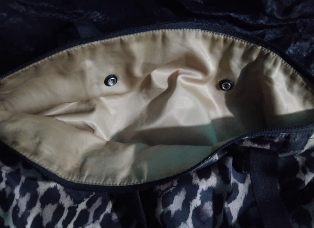 Coach XL Bohochic Tote Bag Leopard Print (Category: Luxury Bags & Wallets) located in Cavite. Submitted by starofthesea111 (Listing ID 1439588979, Image 3). Description: Hi! This is a very lightly used bag gifted to me by my aunt from abroad. I’m currently in need of funds for school, and since I don’t have much use for this bag, I’d love to pass it on to someone who will appreciate it as much as I did. All my bags are well-loved and handled with