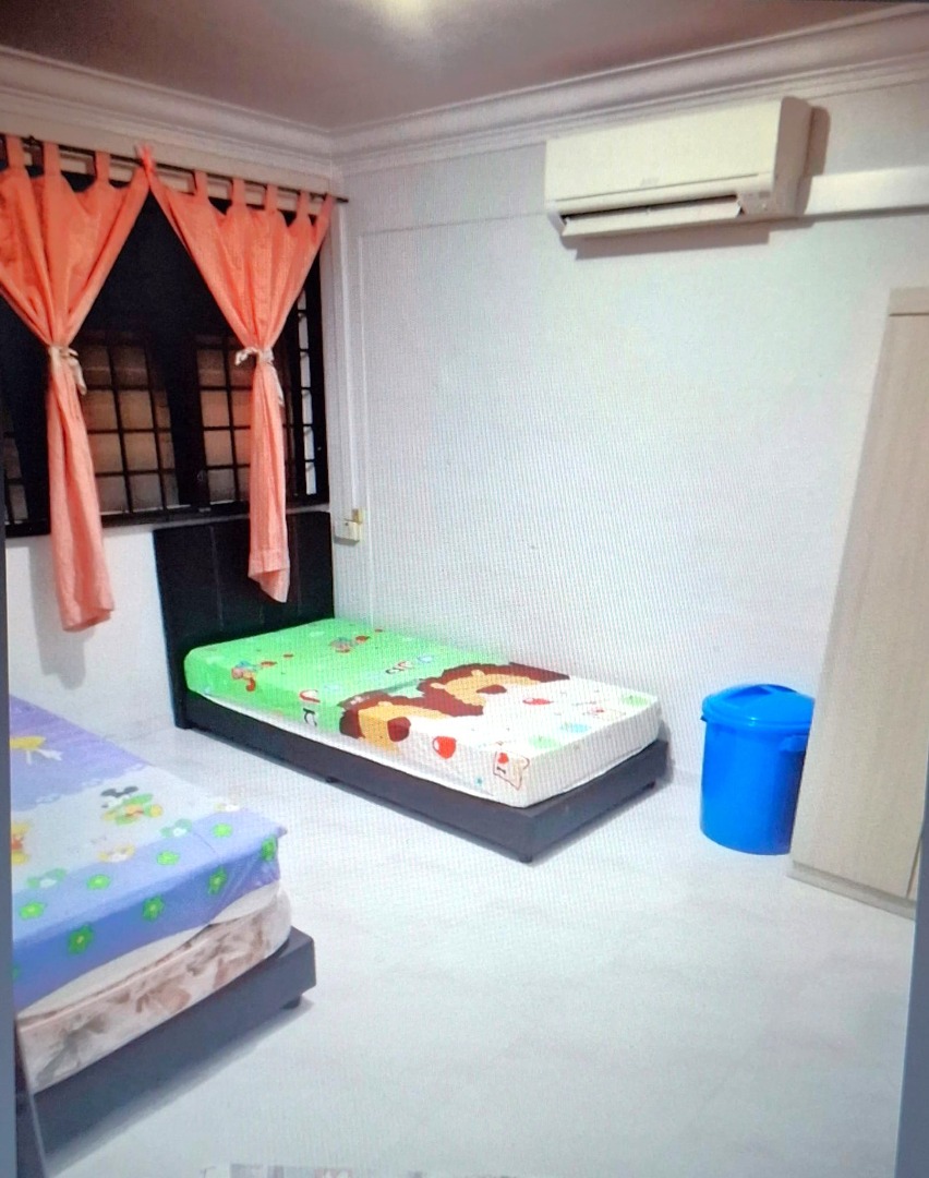 (Category: ) located in . Submitted by your_rental_specialist (Listing ID 1439472710, Image 1). Description: .