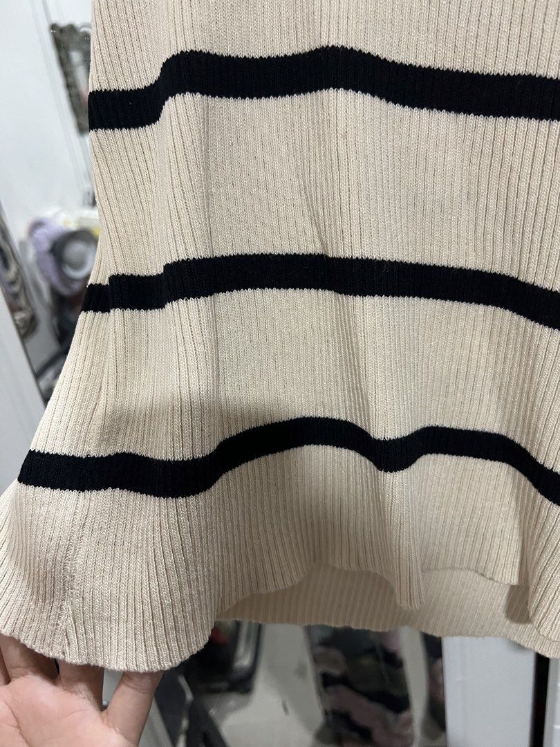 Cream and Black Striped Zip-Up Top (Category: Sleeveless) located in Manila. Submitted by ruizaaa (Listing ID 1439454873, Image 3). Description: RFS: decluttering my measurements - 25 cm waist - 5’0 ft height - size small.