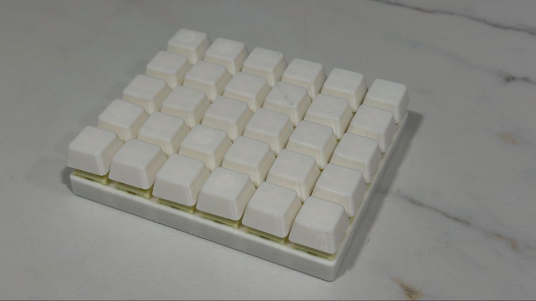 Custom Clicker Fidget Keyboard- Various Colors, Hobbies & Toys ...