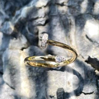 (Category: ) located in . Submitted by lovelotsdiamondd (Listing ID 1439494219, Image 1). Description: .