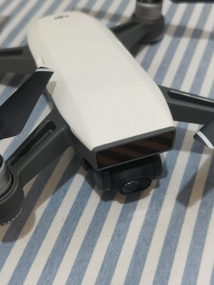 DJI Spark - Fly More Combo (White) (Category: Drones) located in Makati City. Submitted by franco31 (Listing ID 1439472154, Image 2). Description: 2 Batteries, with box, chargers and accessories, spare rotor blades, lens protection cover, carrying hard case.