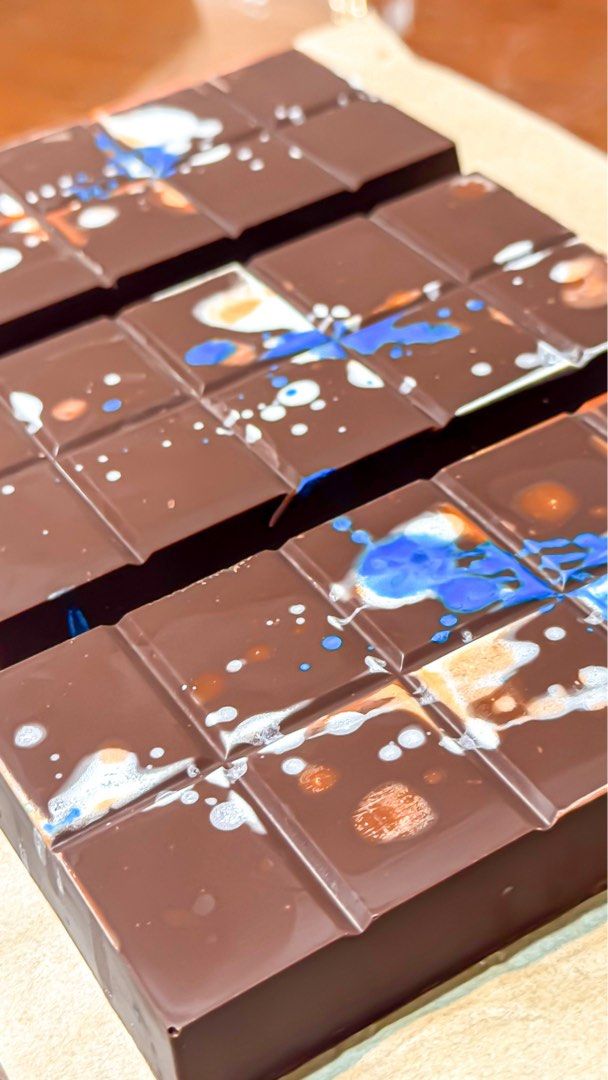 Dubai Chocolate Molder (exact size as Fix Chocolate) (Category: Other Food & Drinks) located in Antipolo. Submitted by maetiamson (Listing ID 1439445597, Image 2). Description: - Dubai Chocolate-A - exact size as Fix Chocolate - clear container (27.5 cm x 17.5 cm) - Chocolate bar dimensions: 14.2 cm x 7.4 cm - Weight: 390g - ₱400 each - 8 pcs left.