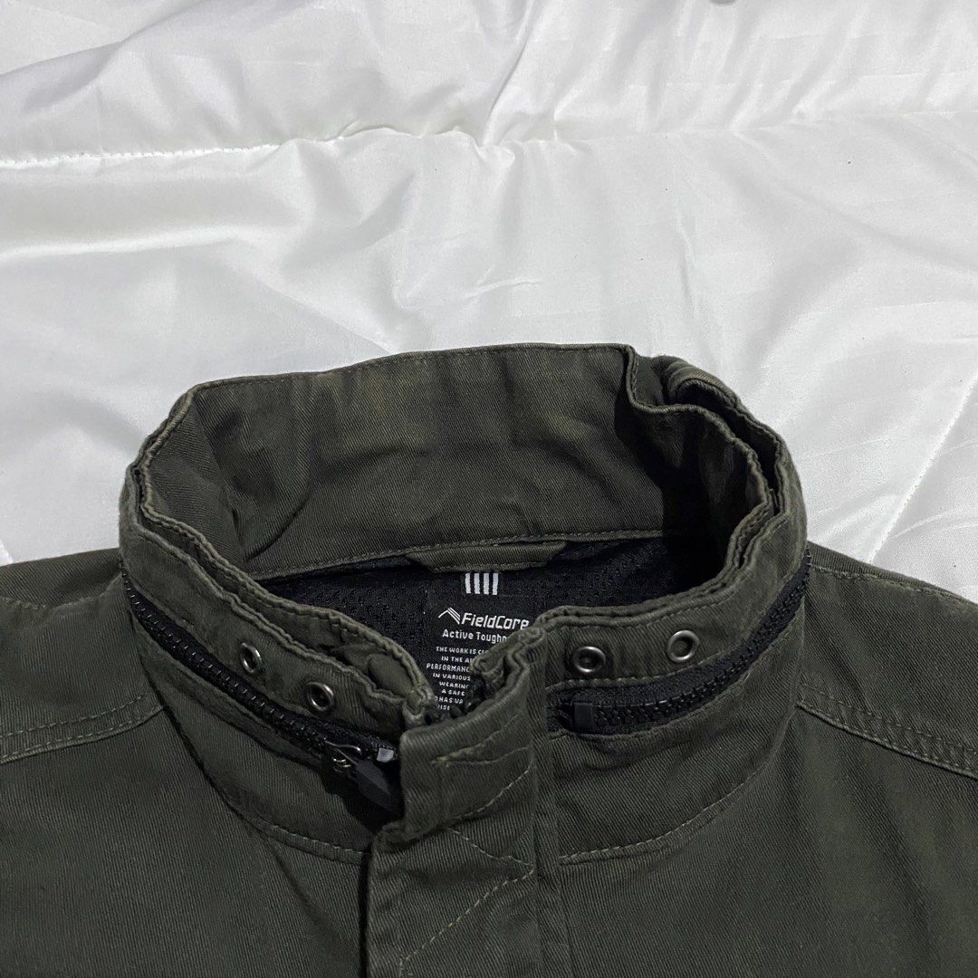 Fieldcore Jacket (Category: Coats, Jackets and Outerwear) located in Cavite. Submitted by JandyLou (Listing ID 1439446518, Image 2). Description: Carousell Listings Title: Fieldcore Jacket Size: Large Mens Condition: Like New Condition (Color may vary due to lighting) Price: Php 2,499 Flaws: No Flaws Payment Methods: Payment first via Gcash Delivery Options (shoulder by buyer): Lalamove, Lbc or J&T delivery. NO CANCELLATION 😊.
