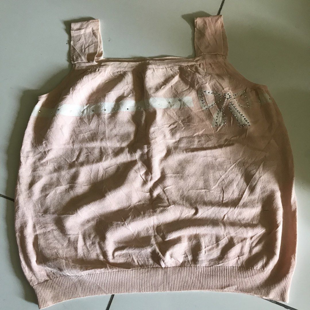 FREE 11pcs clothes (Category: Others Tops) located in Manila. Submitted by bbeeaa (Listing ID 1439490146, Image 2). Description: - thrifted; some are like new, some have minimal flaws - 10 + 1 pajama pants (not included sa photos) .