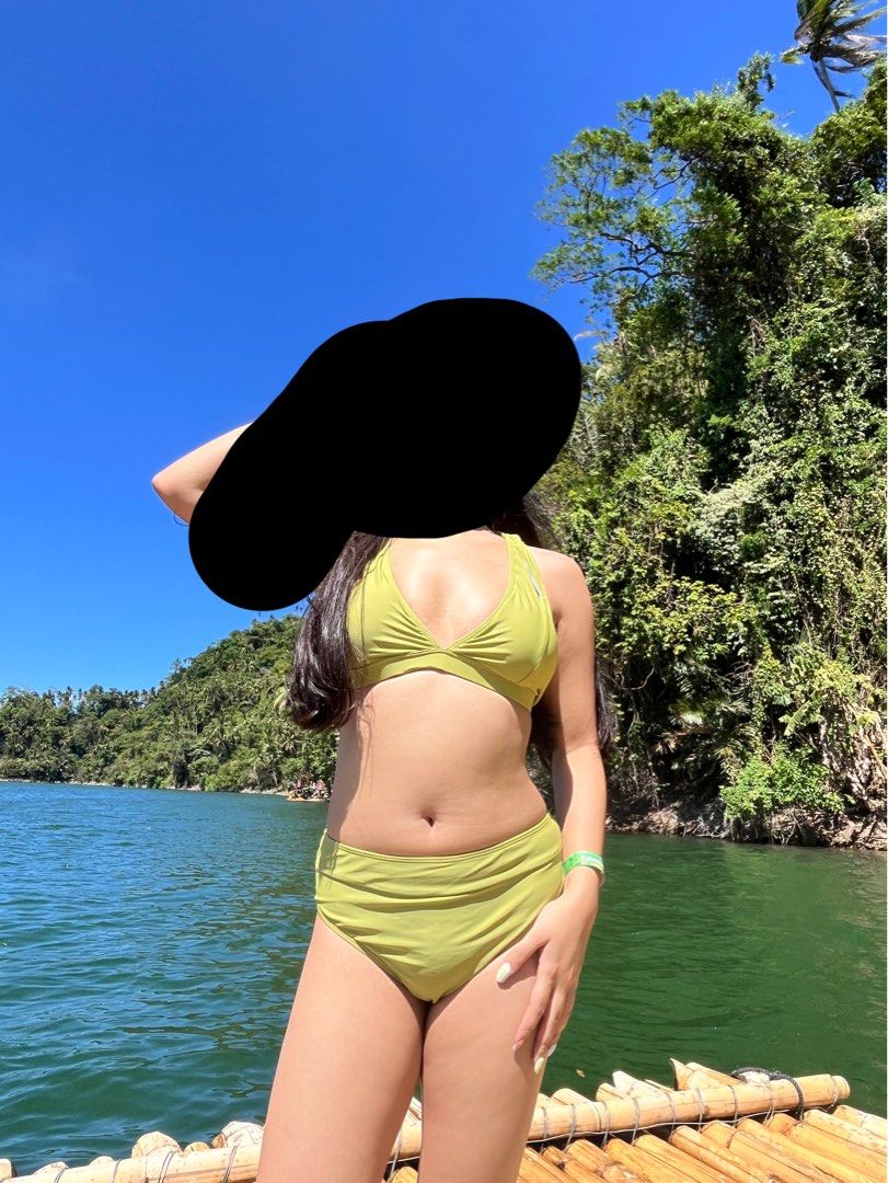 Green Two Piece Medium (Category: Bikinis & Swimsuits) located in Las Pinas. Submitted by scarlet_stuff (Listing ID 1439603794, Image 2). Description: used once.