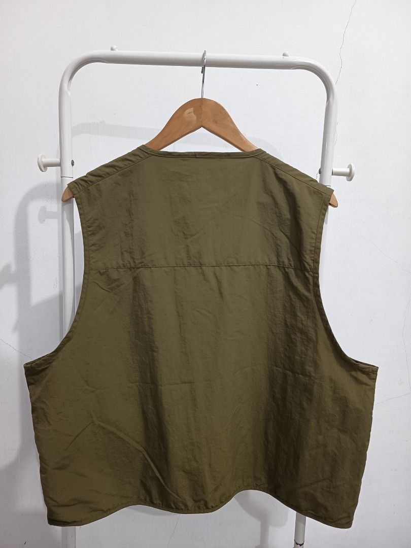 GU Multipocket Lightweight Utility Vest (Category: Vests) located in Dagupan City. Submitted by plugofallthreads (Listing ID 1439577801, Image 2). Description: GU Multipocket Lightweight Utility Vest Size: Men's Medium fits Oversize Width: 24 inches Length: 24 inches Authentic. In excellent condition. Olive Green/Army Green Colorway Price: Php 800 plus sf DM TO PURCHASE.