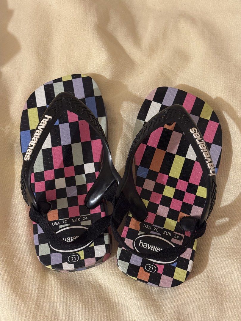 Havaianas Checkerboard Flip-flops Size 21 (Category: Babies & Kids Fashion) located in Baliuag. Submitted by kiellyberry (Listing ID 1439590122, Image 1). Description: Condition 9.5/10 Was never used kasi niregalo lang and hindi talaga kasya.