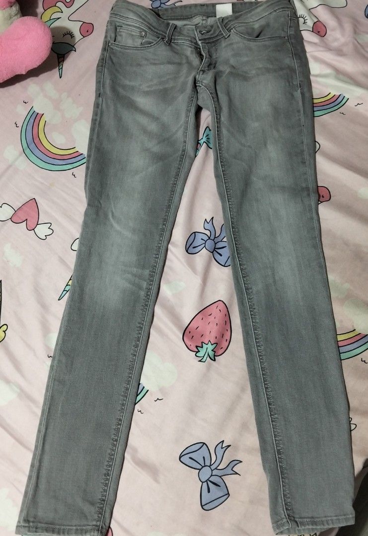 H&M Low Waist Size 28-29 (Category: Jeans) located in Bustos. Submitted by rosetp28 (Listing ID 1439470182, Image 1). Description: Waistline 28-29 inches Length: 38 inches Low Waist GCash payment Free Shipping Fee Thanks po..
