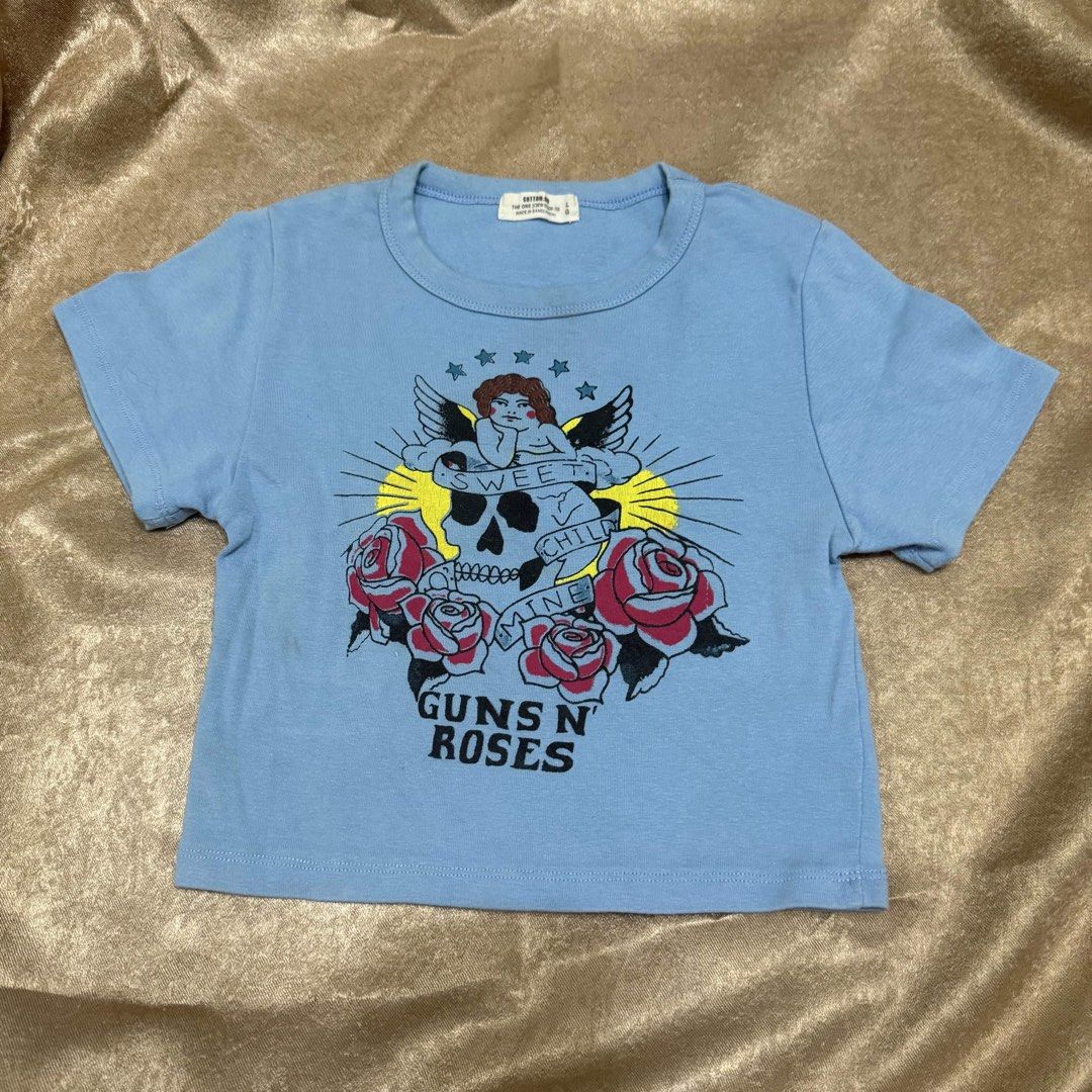 H&M Summer West Coast Crop Top (Category: Sleeveless) located in Manila. Submitted by blossm (Listing ID 1439554629, Image 3). Description: Get all the for 500 pesos only 🤍🤍 10 items of different baby tee tops 😘.