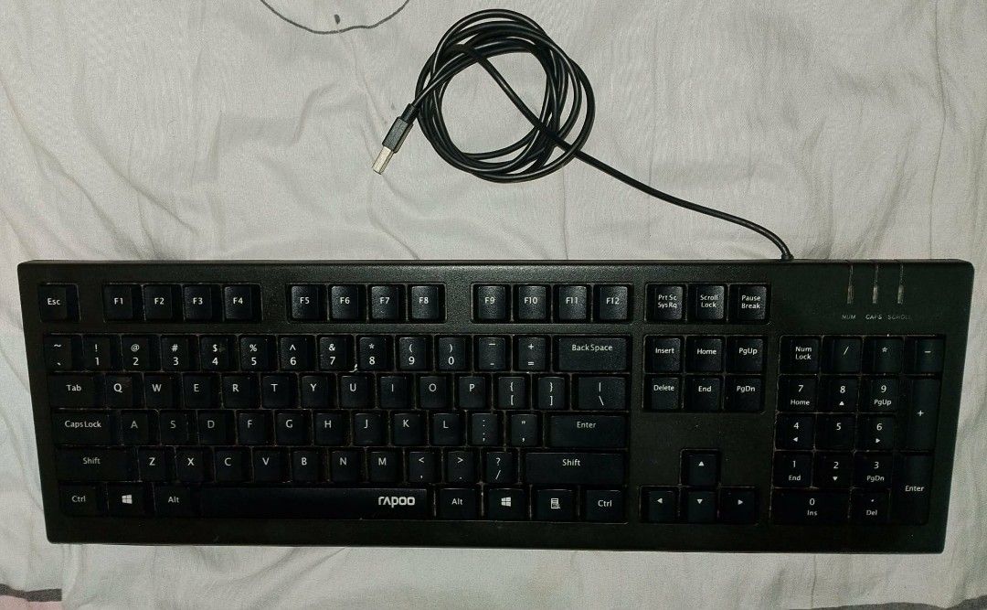 Huawei Matebook D14 Laptop (Category: Laptops & Notebooks) located in Cavite. Submitted by cassoulet (Listing ID 1439605434, Image 3). Description: For Sale: 2021 Huawei MateBook D14 Ryzen 7 (Space Grey) | With freebies ♡♡ Specs: • 14" Display Slimtype • Ryzen 7 3700U • 512 GB storage • 8 GB RAM • Windows 11 • W/ Fingerprint feature Issues/Condition: • Moderately used (mostly for academics) • Minimal scratches (see photos) • 1 small dent at the b