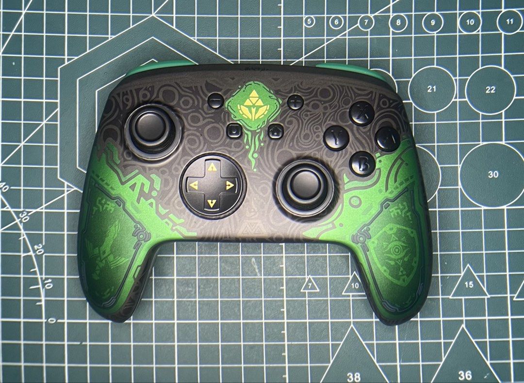 iINE Falcon Wireless Controller - Zelda Edition (Category: Controllers) located in Rizal. Submitted by _triagarcia (Listing ID 1439505253, Image 1). Description: Preloved Iine Falcon Zelda Pro Controller for NS1 * NFC amiibo * Macro Setting * Turbo Auto-fire * RGB Lights * 6-Axis Gyro Sensor * Bluetooth Wireless connection * Wake Up Function * Adjustable Vibration * Support Wired/Wireless connect to Nintendo Switch * Support PC Steam **Unit Only 
