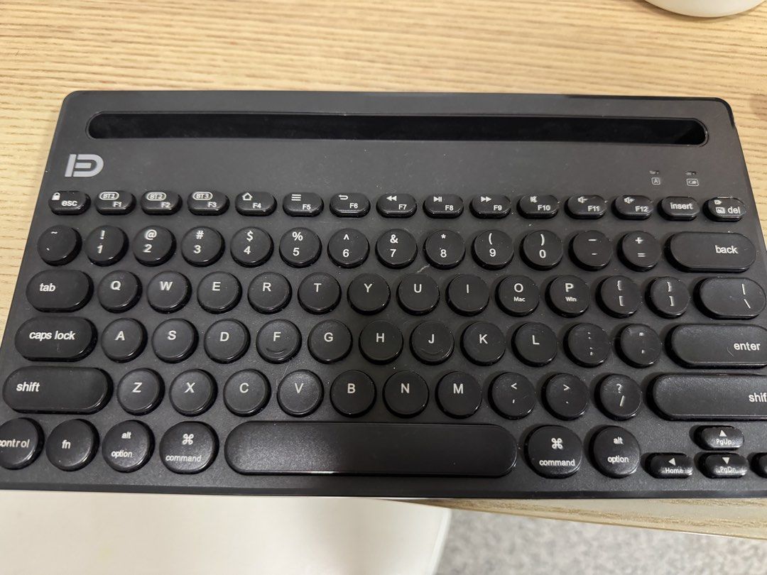 iK3381 Bluetooth Keyboard462120459761756161