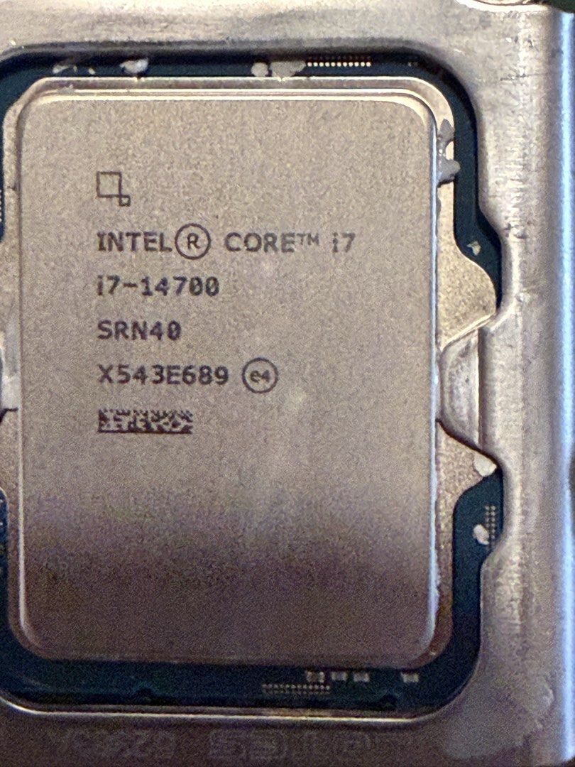 Intel Core i7-14700 CPU462132680338319360