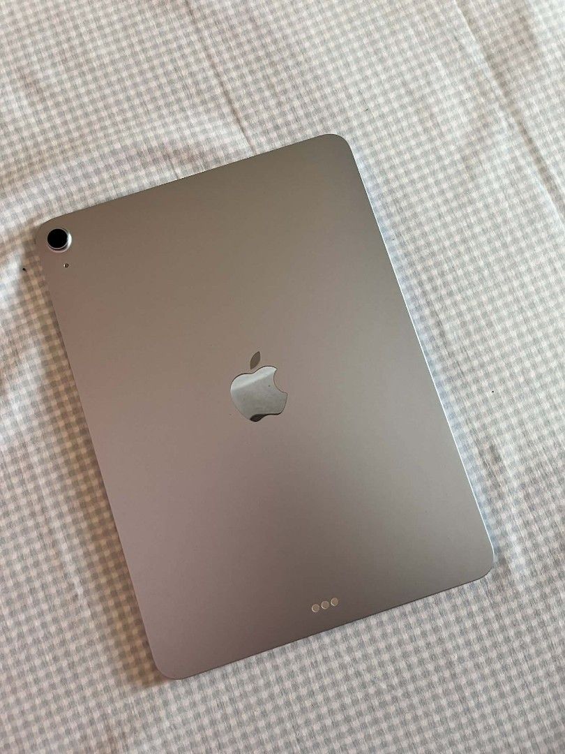 Ipad Air 11-inch M3 (Category: iPad) located in Manila. Submitted by bren09 (Listing ID 1439498759, Image 2). Description: .