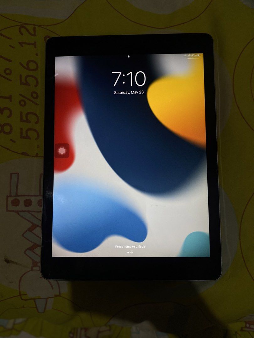 iPad Air 2 (2nd Generation) (Category: iPad) located in Davao. Submitted by akushhla (Listing ID 1439537093, Image 3). Description: RFS: iPad Air 2 (2nd Generation) • Release Date: October 2014 • 9.7-inch Display • Apple A8X chip with M8 motion coprocessor • Touch ID working • Full functional pa lahat • Battery okay • issue: screen is slighly lifting/opening • can give 4.5k if sure buyer but still.. • Price: Open for negotiation ☺️ Interested buy