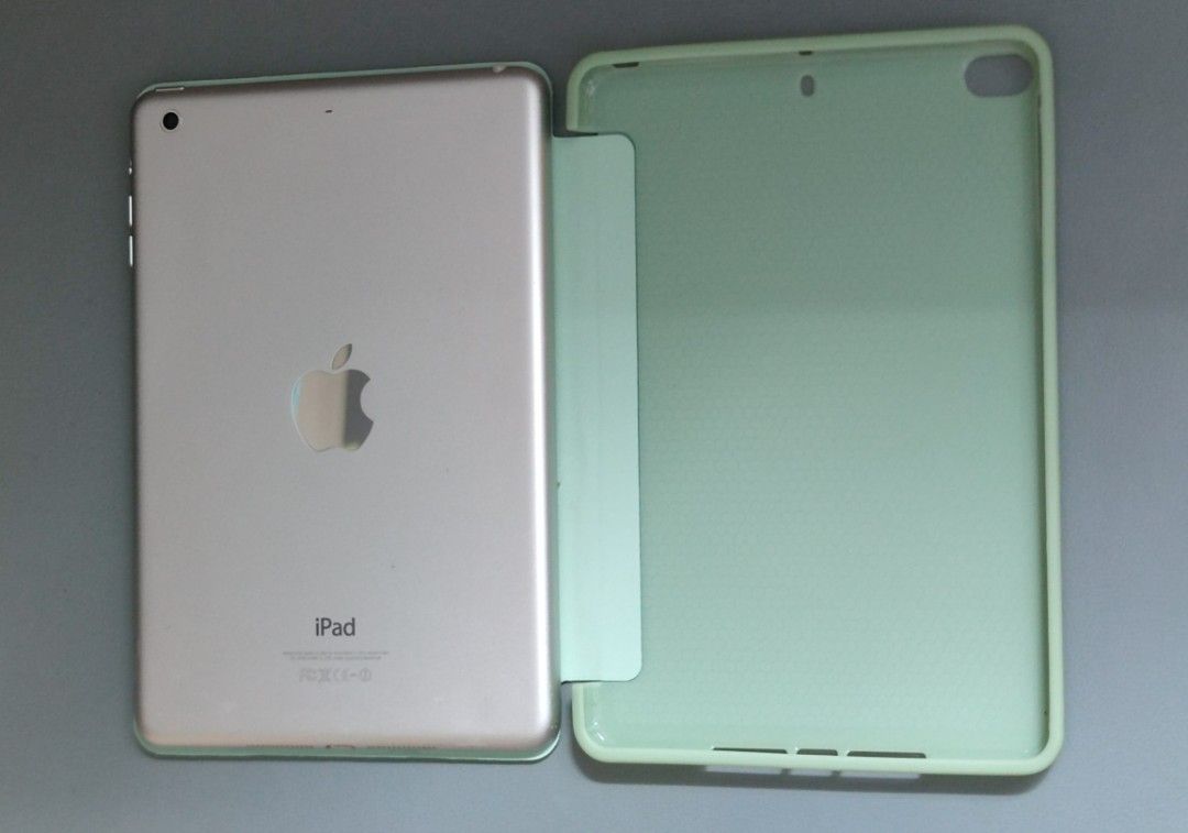 iPad Mini 2 （分類：平板電腦 - iPad）位於 Hong Kong。 由 hg0123 提交（商品編號 1439449181，圖片 2）。簡介： 容量 : 32 GB 版本： 12.5.8。