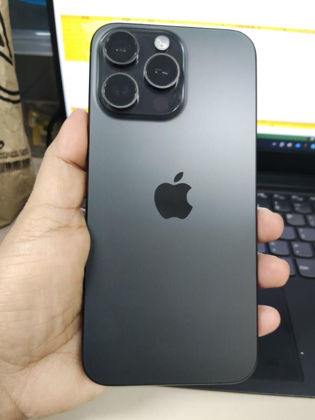 iPhone 15 ProMax (Category: iPhone 15 Series) located in Santa Rosa. Submitted by shieladizon (Listing ID 1439490271, Image 2). Description: SMART LOCKED IN until Oct 2026 No Issue. With Box .