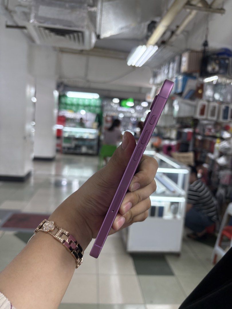 iPhone 16 Plus 512GB Factory Unlock No Issue Secondhand (Category: iPhone 16 Series) located in Pasig City. Submitted by FarAndRayShop (Listing ID 1439565944, Image 3). Description: OPEN FOR SWAP/SELLING/BUYING (RFS: Buy and Sell) Price: 46,499 iPhone 16 Plus 512GB •FACTORY UNLOCK •NO HIDDEN ISSUES •TEST TO SAWA •Authentic Phone Physical store in Greenhills Shopping Center XD-07 Stall Number Look For Rayray Or Anika NO CASH INSTALLMENT We are ope
