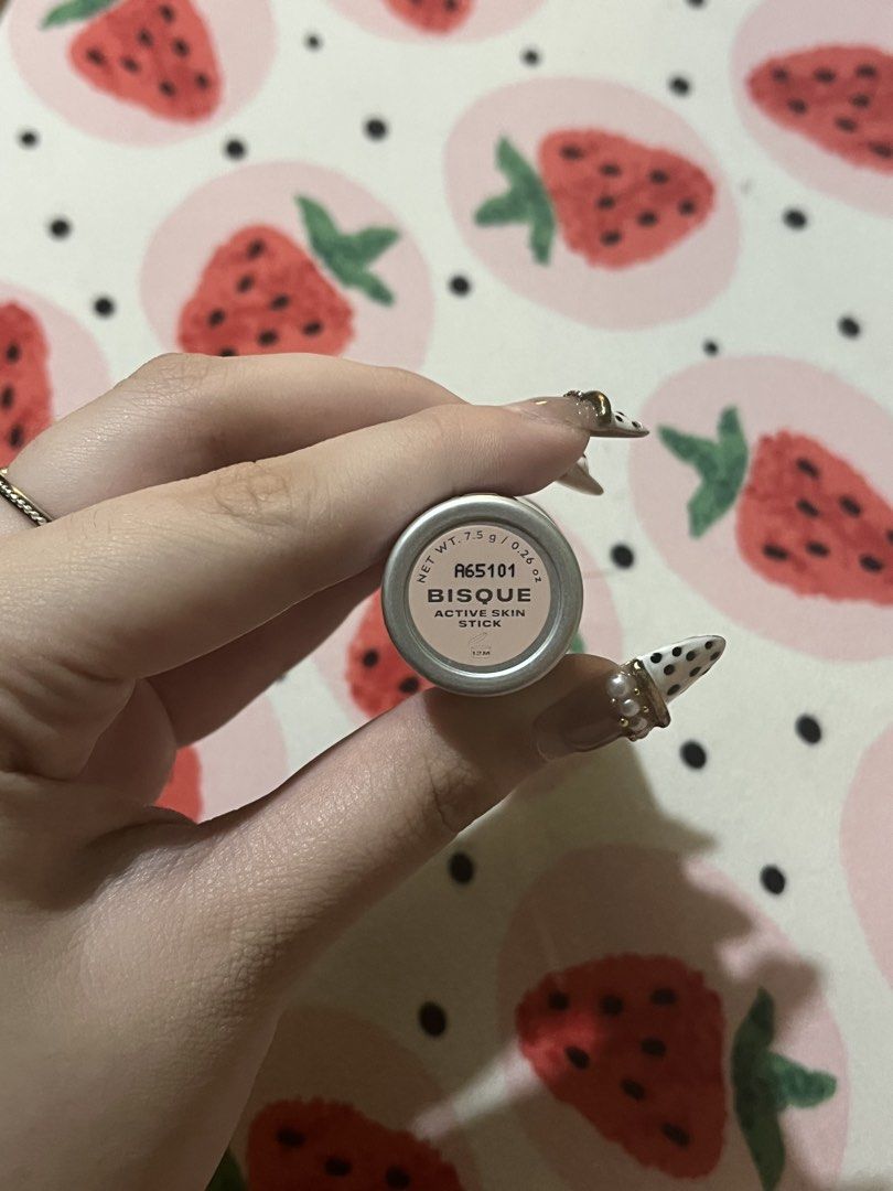 Issy & Co. Active Skin Stick - Bisque (Category: Makeup) located in Quezon City. Submitted by charlize_flores03 (Listing ID 1439554644, Image 3). Description: Issy & Co. Active Skin Stick in Bisque shade. The product is a concealer stick. The net weight is 7.5g / 0.26oz. The product code is A65101. The concealer stick is in a silver tube. The product is in a stick form. 95% full pa rfs: not my shade.
