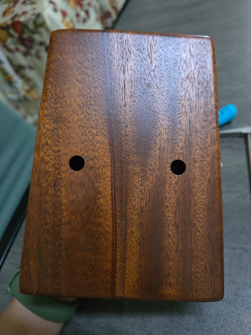 Kalimba 17Key, Wooden (Category: Musical Instruments) located in Tanjay. Submitted by banannabeth (Listing ID 1439547809, Image 2). Description: Never used, na stock lang sa closet. No original box (damaged), but will replace with a new one. 🚚 MOP: GCash or GoTyme Courier: J&T.