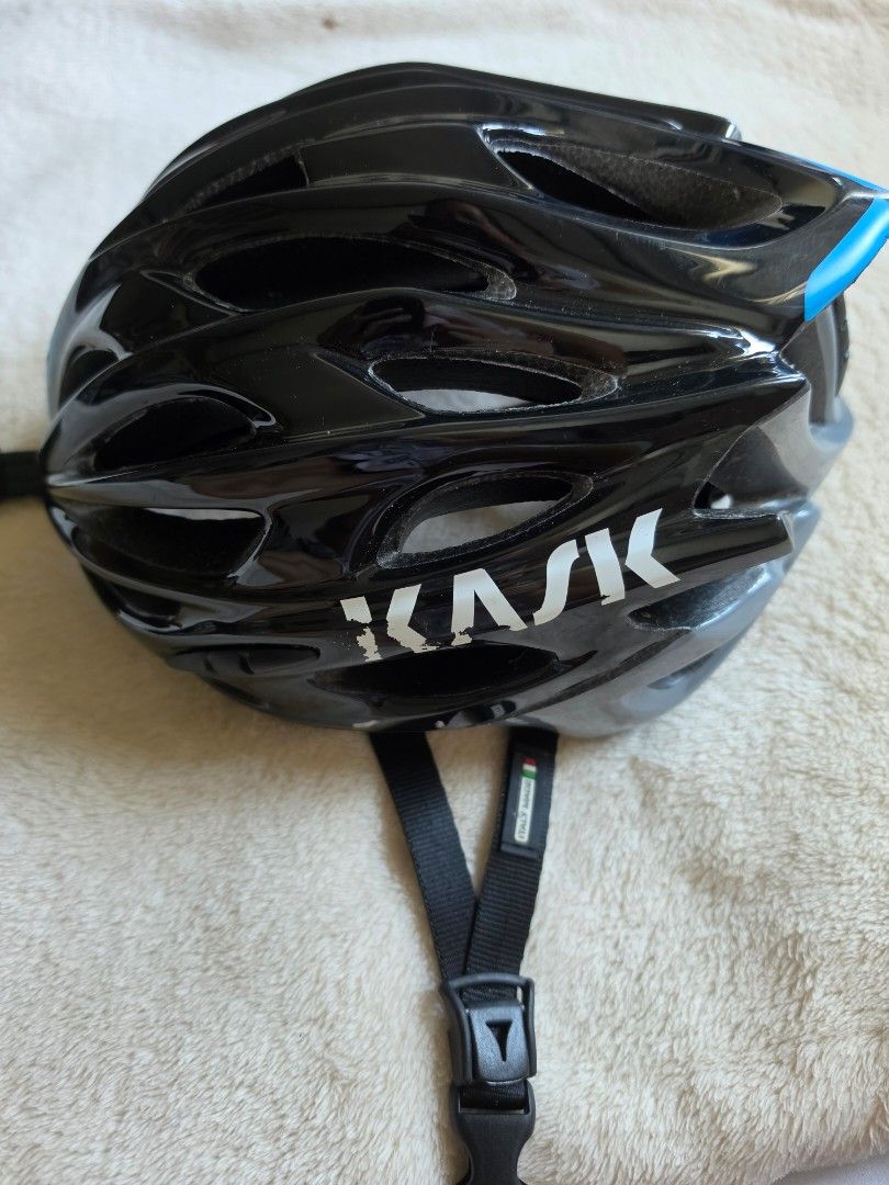 Kask Mojito X Helmet Black (Category: Bicycles) located in Paranaque City. Submitted by krisfuentes (Listing ID 1439467801, Image 1). Description: - Black Kask cycling helmet - Multiple vents for airflow - Adjustable straps with buckle closure - Comfortable interior padding - Stylish blue accent - "Made in Italy" straps.