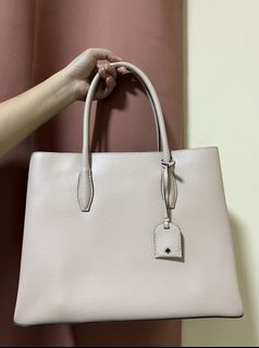 (Category: ) located in . Submitted by bagsbyaju-blueapp (Listing ID 1439573807, Image 1). Description: .