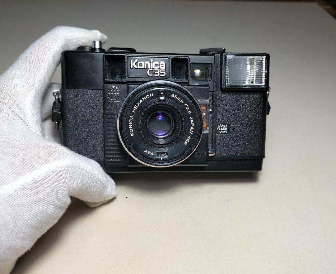 Konica C35AF Film Camera (Category: Cameras) located in Paranaque City. Submitted by zenfalcon.e8286d (Listing ID 1439587028, Image 1). Description: Ready to use...(PnS) -Good working condition -Clad recently -Flash working -Clean lens and VF -AF works (Accurate) -Exposure:Auto(Accurate) -All functions are working -Comes with 2AA batteries,lenscap and strap - Presentable....