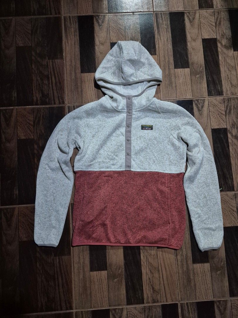 LL Bean Jacket (Category: Activewear) located in Tacloban City. Submitted by pascore (Listing ID 1439603616, Image 1). Description: (condition 9/10, L24W18.5, XS on tag) .