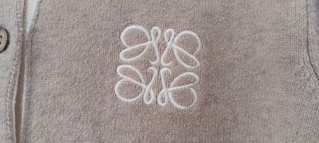 Loewe Embroid Cashmere Cardigan (Category: Coats, Jackets and Outerwear) located in Caloocan City. Submitted by tomclawset (Listing ID 1439506379, Image 3). Description: Minimal flaws ! What you see is what you get 💯 Unisex sya and perfect for medium body frames! Soft HQ knitted Cashmere fabric! .