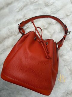 (Category: ) located in . Submitted by authenticandluxury_bags (Listing ID 1439421710, Image 1). Description: .