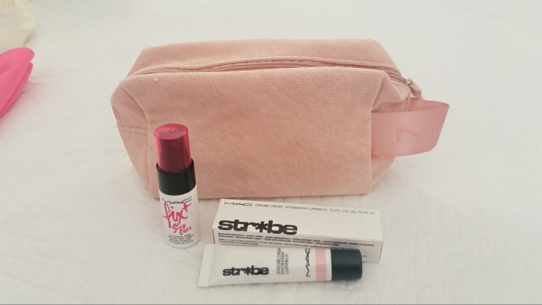 MAC Gift pouch with Travel size Fix plus spray & Strobe cream (Category: Makeup) located in Makati City. Submitted by leilei10 (Listing ID 1439423741, Image 1). Description: TAKE ALL Brand New Mac Gift set pouch with strobe cream and fix plus spray MOP: Gcash ETA: June 22,2026 Shipping fee to be shouldered by buyer .