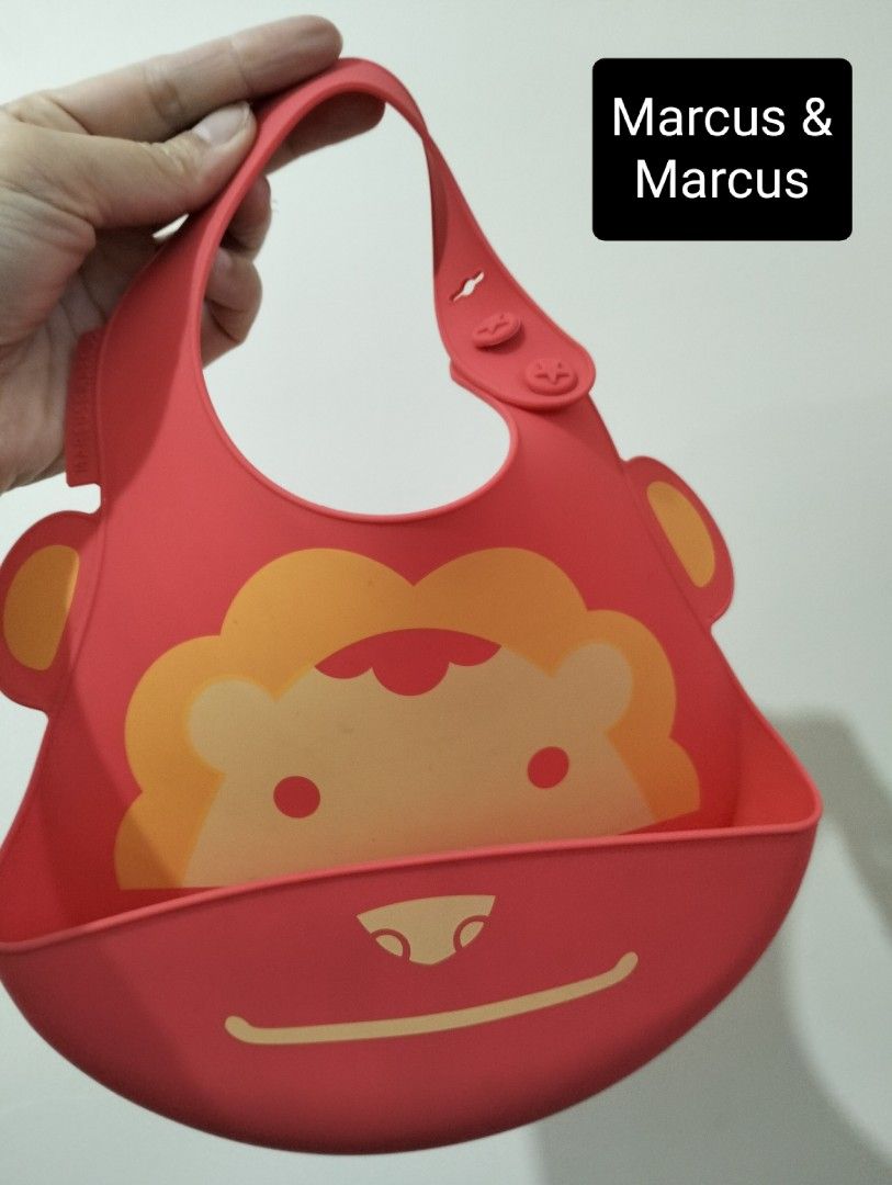 Marcus & Marcus Silicon Bib with Crumbs Catcher (Category: Weaning & Toddler Feeding) located in Baguio. Submitted by toys_of_yesteryear (Listing ID 1439537547, Image 1). Description: FB-page: Follow me on Toys of Yesteryear 2600 for more items! 📌loc. Baguio ------------------------- Send price offer only when you are SURE to buy. I will not entertain Lowballers or barat offer " If your offer is accepted, please ensure you follow through prompt 