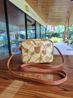 (Category: ) located in . Submitted by luxestreetbags (Listing ID 1439465858, Image 1). Description: .