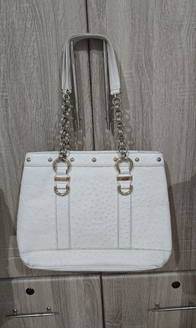 Metrocity White Ostrich Leather Shoulder Bag (Category: Shoulder Bags) located in Manaoag. Submitted by nenachung (Listing ID 1439595169, Image 2). Description: Repriced From 1,500 down to 1,200.
