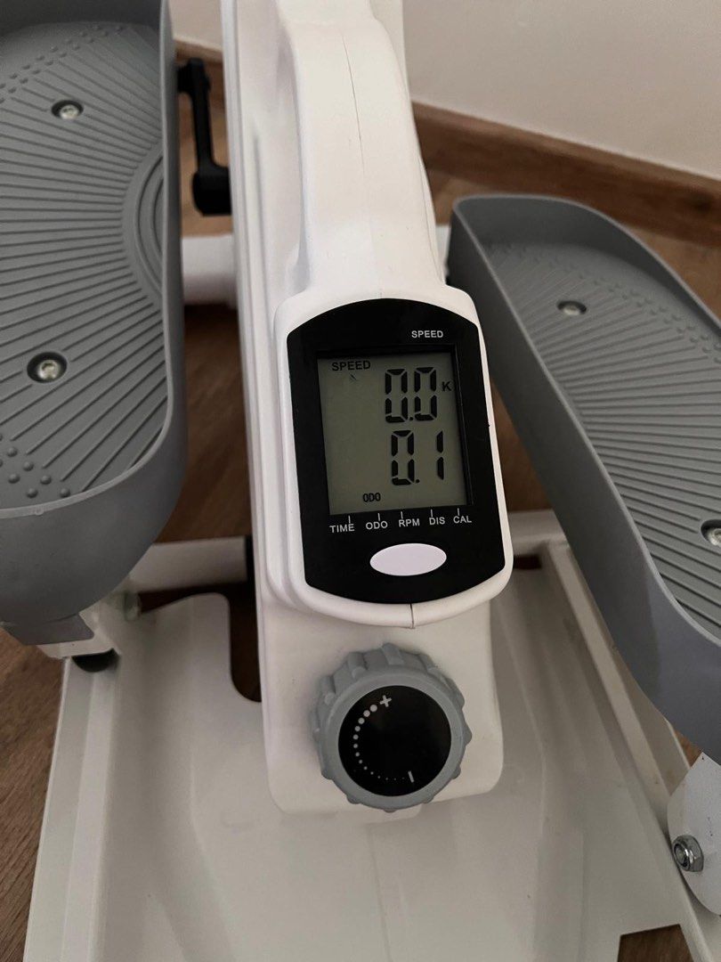 Mini Stepper Exercise Machine (Category: Cardio & Fitness Machines) located in Singapore. Submitted by theflyingballoon (Listing ID 1439562648, Image 2). Description: - Digital display to track progress - Adjustable resistance levels - Compact and easy to store - Perfect for home workouts.