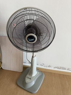 (Category: ) located in . Submitted by shopshop.ey (Listing ID 1439458281, Image 1). Description: .