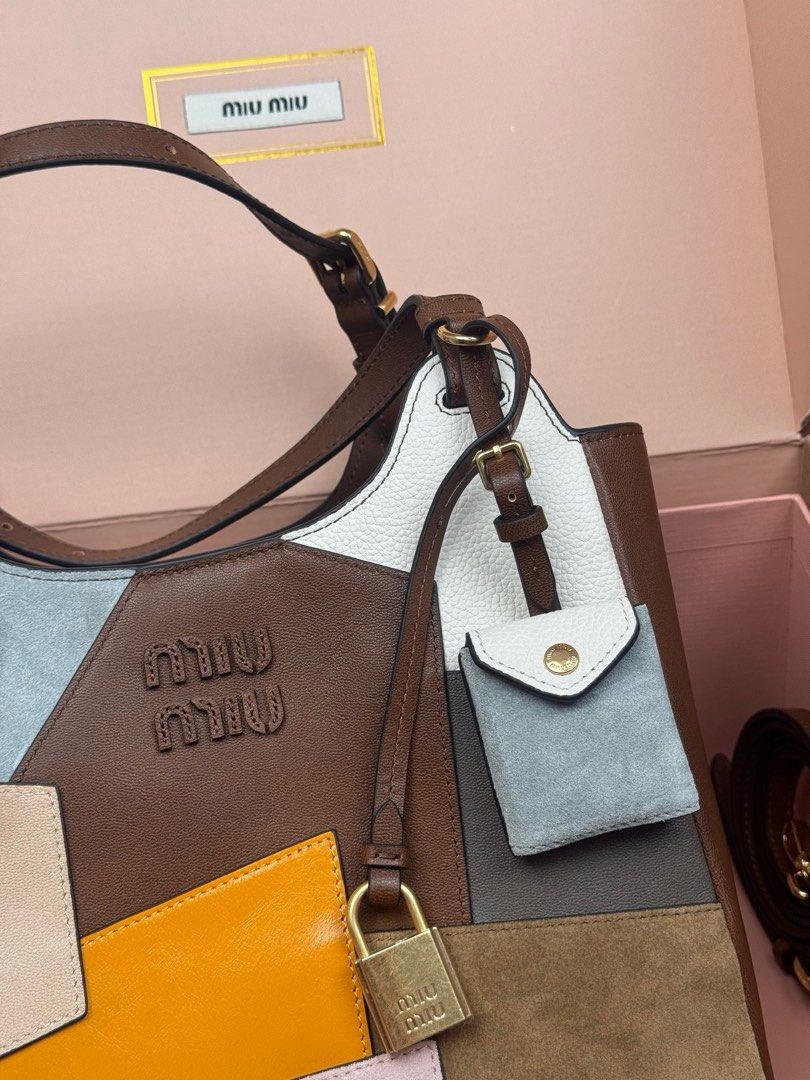 Miu miu beau leather tote bag (Category: Luxury Bags & Wallets) located in Manila. Submitted by shoulderfashion (Listing ID 1439478739, Image 3). Description: .