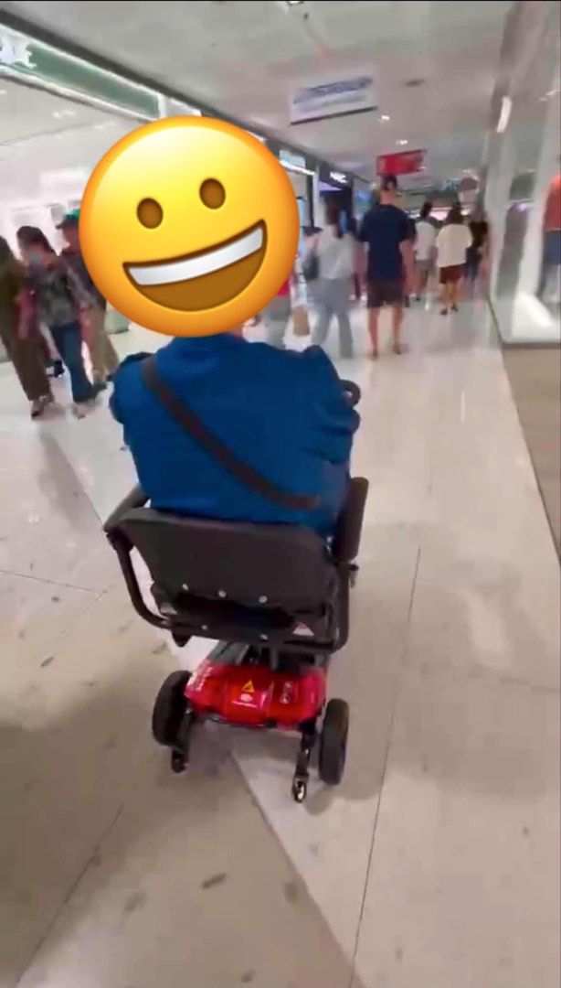 Mobility Scooter (Category: Wheelchairs) located in Caloocan City. Submitted by geremp200671794 (Listing ID 1439487946, Image 2). Description: Mobility Scooter Comes with: 1. Basket 2. Charger 3. Manual 4. Side mirrors Bought in February 2026 .