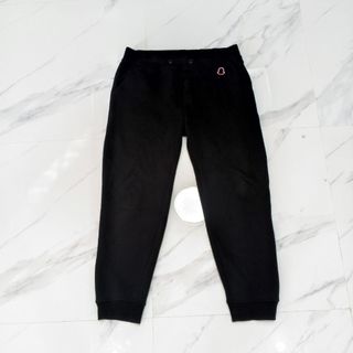 (Category: ) located in . Submitted by youngthrift_ (Listing ID 1439520021, Image 1). Description: .