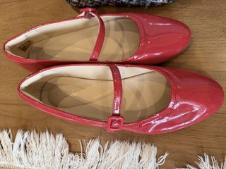 (Category: ) located in . Submitted by activewearr (Listing ID 1439567185, Image 1). Description: .