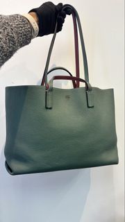(Category: ) located in . Submitted by shoppersluxe2394 (Listing ID 1439445700, Image 1). Description: .