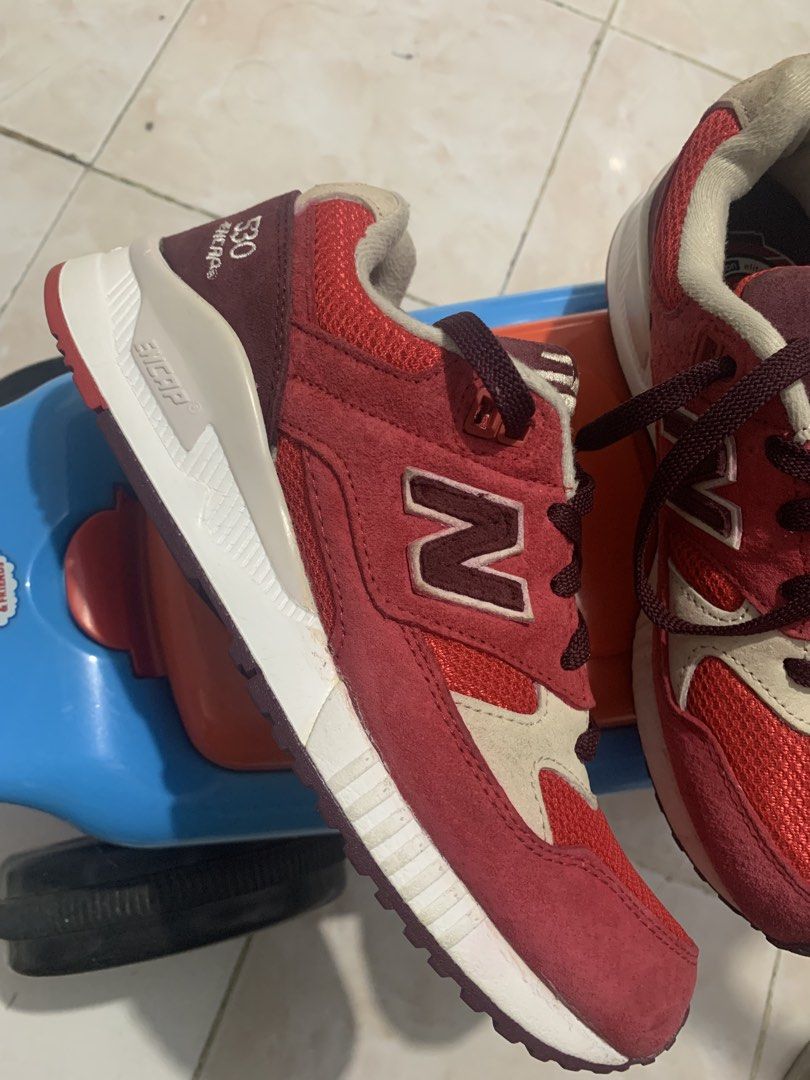 NB red 530 (Kategori: Sepatu Wanita) berada di Jakarta Barat. Dikirim oleh prelovedbydieth (ID iklan 1439479727, Gambar 2). Deskripsi: No box ud di buang pas beli Insole 23 cm Size 37 Warna merah No deffect Bersih Ga bau Di jual karna gak muat.
