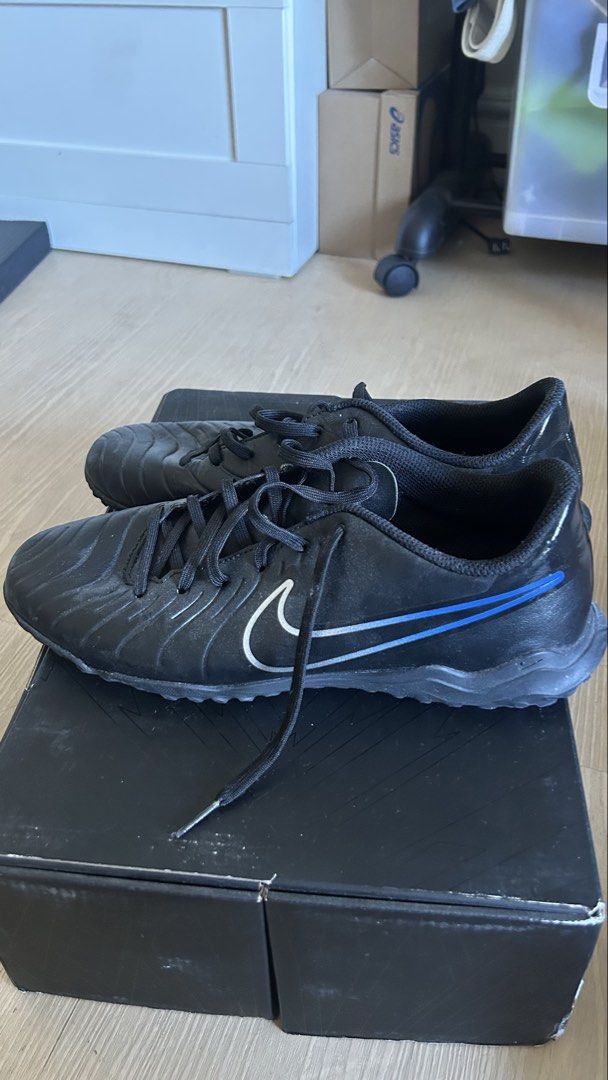 Nike Football Tiempo AG (Category: Sneakers) located in Taguig. Submitted by gioanthony15 (Listing ID 1439479376, Image 2). Description: Nike Tiempo AG US 8 Mens Used Php 500 Makati City Gcash/BPI P-up Glo/One Ayala, Lala, Grab, LBC.