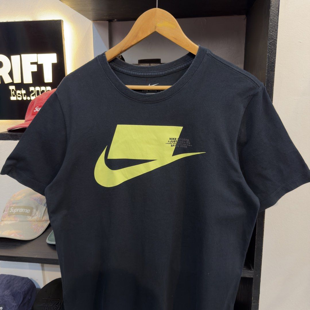 Nike NSW Black Shirt (Category: Tshirts & Polo Shirts ) located in Manila. Submitted by jerichomal82553 (Listing ID 1439586093, Image 2). Description: NIKE NSW BOX LOGO BLACK SHIRT 21 by 27 GOOD CONDITION COMPLETE TAGS.